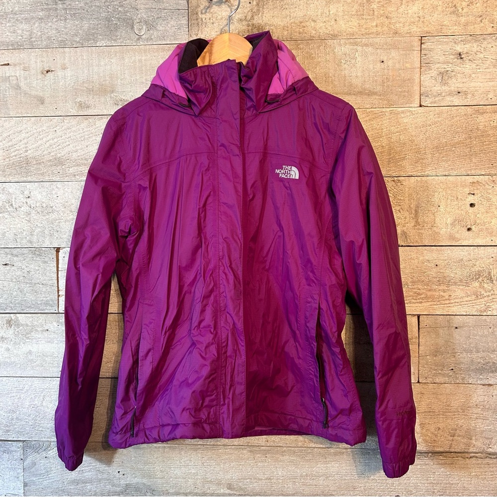 The North Face women’s fuchsia waterproof hyvent hooded jacket in size medium‎
